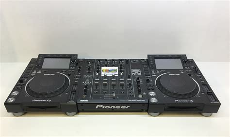 Pioneer DJ CDJ-2000NXS2 & DJM-900SRT Used Dj Equipment