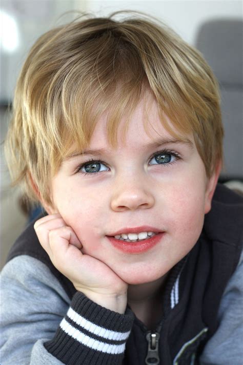 Adorable Little Boy Blue Eyes #littleboys #cutekids #boyshaircuts ...