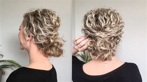 Naturally Wavy/Curly Hair Updo - YouTube | Naturally curly hair updo ...