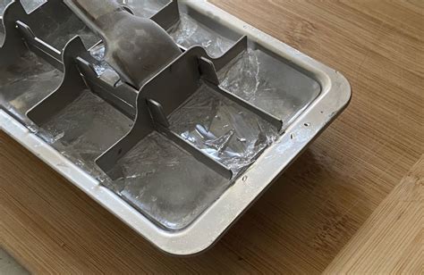 11 Best Stainless Steel Metal Ice Cube Trays (No Plastic)