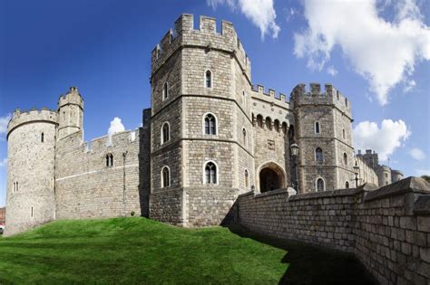 50 amazing British landmarks everyone should visit | loveexploring.com