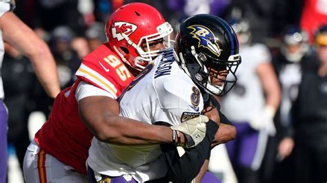 Kansas City Chiefs' Chris Jones sets record with sack in 9th straight game - ESPN