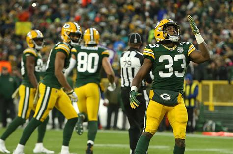 Packers’ Aaron Jones & Davante Adams each score 2nd touchdowns against Dolphins