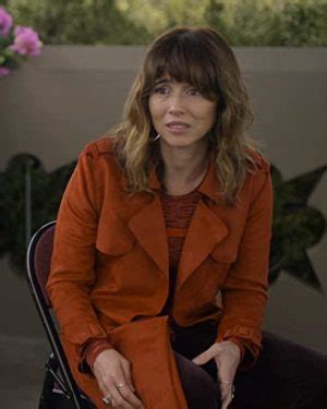 Linda Cardellini Dead to Me S01 Brown Coat