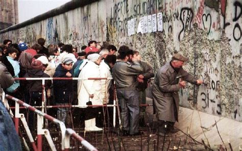 A 29 AÑOS. Breve historia de la caída del Muro de Berlín