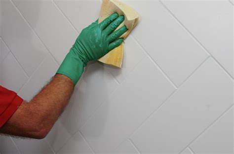 How To Grout Wall Tiles - Bunnings New Zealand