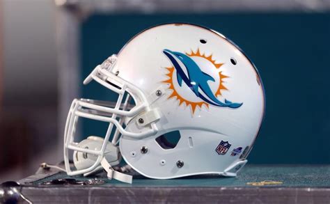 Miami Dolphins Helmet Wallpaper - WallpaperSafari