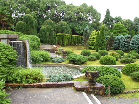 Archivo:Kyoto Botanical Garden - sunken garden.JPG - Wikipedia, la enciclopedia libre