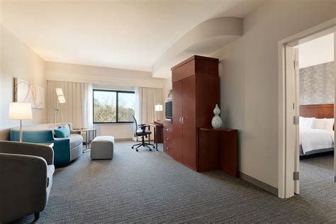 Courtyard by Marriott Charlotte Airport North Rooms: Pictures & Reviews - Tripadvisor