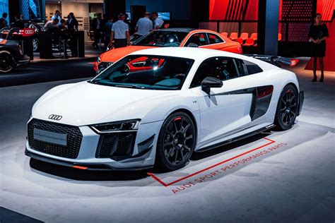 Audi R8 Performance - GT4-Rennwagen-Look ab Werk - Speed Heads