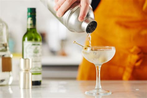 How To Make a Classic Martini | Kitchn