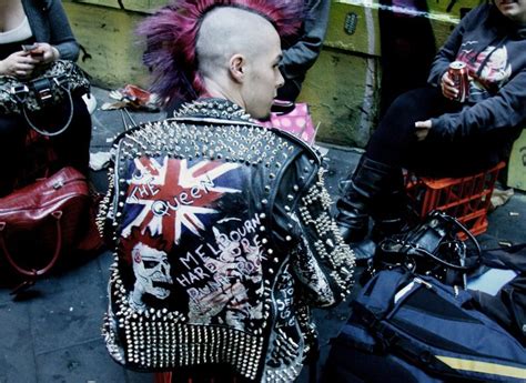 Punk #Subcultures #Fashion | Estilo punk rock, Punk, Carteles de rock