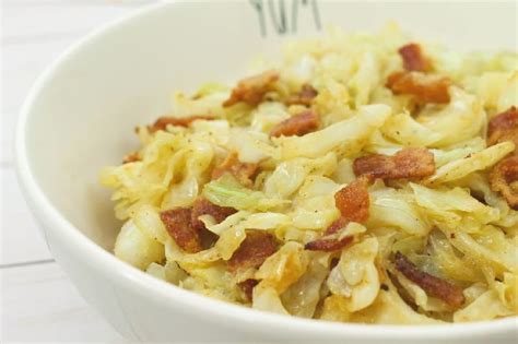 Keto Fried Cabbage with Bacon - MoscatoMom.com