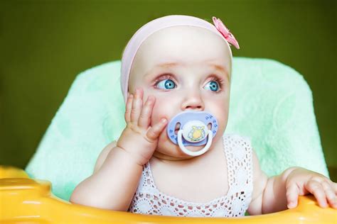 Can Pacifier Use Affect My Child’s Teeth? - Pacifier Teeth