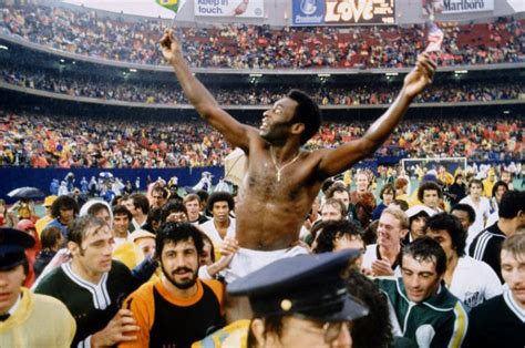 Throwback Thursdays: Pele Calls it a Day | FOOTY FAIR