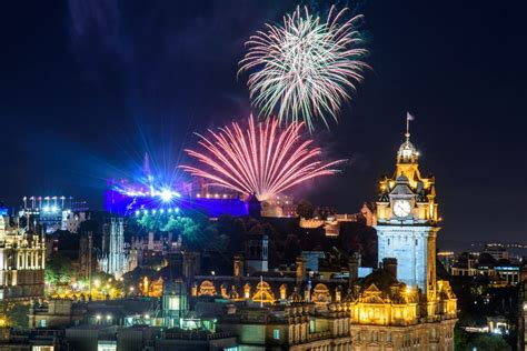 Edinburgh-Fireworks-hogmanay-new-year | Inspiring Travel Scotland | Scotland Tours