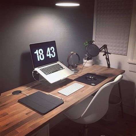 Картинки по запросу laptop desk setup ideas | Home office setup, Minimalist home, Home office design