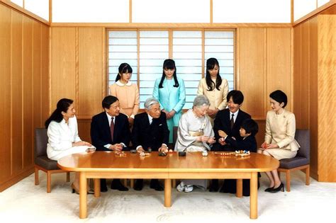 Famille impériale du Japon en photos - Mako et Kako s’assortissent pour ...