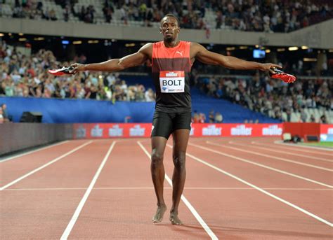 Usain Bolt Throws Shoes Into Crowd Winning Race | Sole Collector