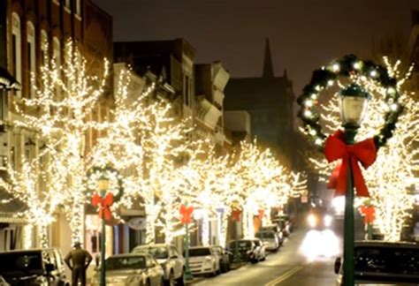 WATCH: A calming view of downtown Clarksville Christmas lights - ClarksvilleNow.com