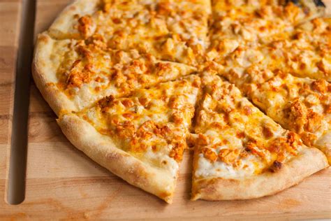 buffalo chicken pizza - Feeling Foodish