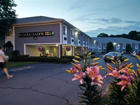 Ambassador Inn & Suites in South Yarmouth (MA) - Room Deals, Photos ...