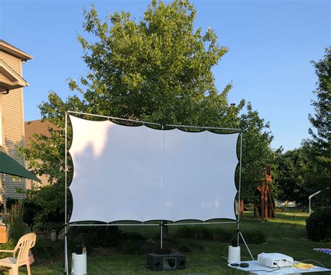 Outdoor Projector Screen With Stand | Diy projector, Diy movie screen, Outdoor projector