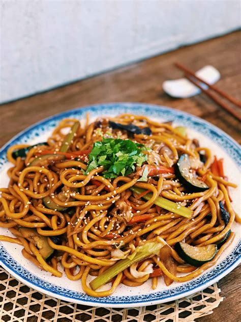 Vegetable Fried Noodles (20 Minutes) - Tiffy Cooks