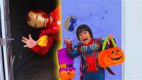 Watch Ryan's World - S1:E18 Ryan's Halloween Trick-or-Treat! (2018 ...