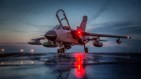 Wallpaper Tornado GR4 aircraft at night 3840x2160 UHD 4K Picture, Image