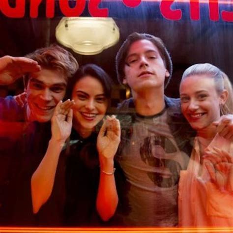 Riverdale Season 1, Episode 1 Recap: Pilot - Brit + Co