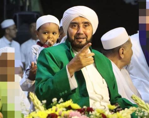 Habib Syech, Bersama Ribuan Umat Muslim Awali 1 Muharam Bersalawat