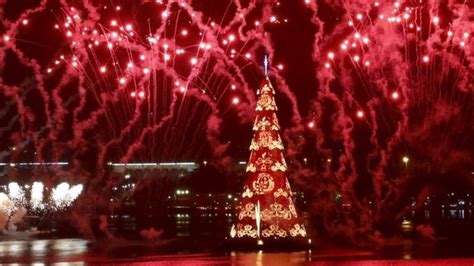 Fireworks as floating Christmas tree unveiled in Brazil - BBC News