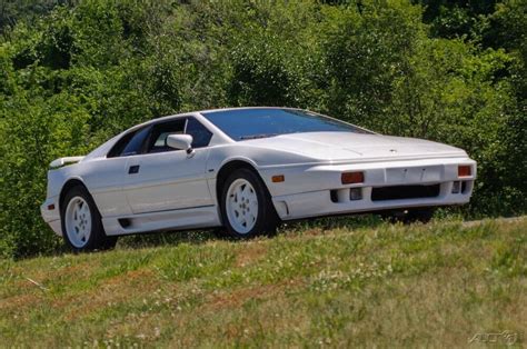 White on White Supercar: 1991 Lotus Esprit SE | Barn Finds