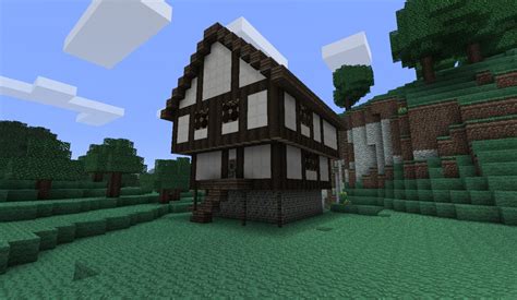 Large private tudor house Minecraft Map