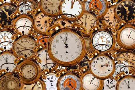 When do the clocks go back in the UK in 2023 - and why? | The New Stour ...