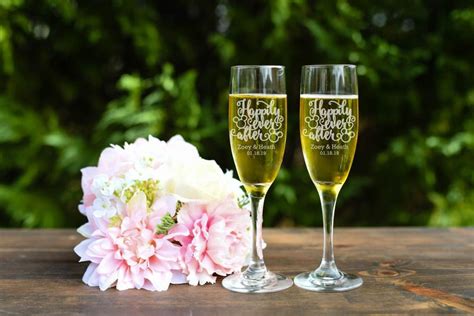 28 Wedding Champagne Flutes Worthy of Your First Toast