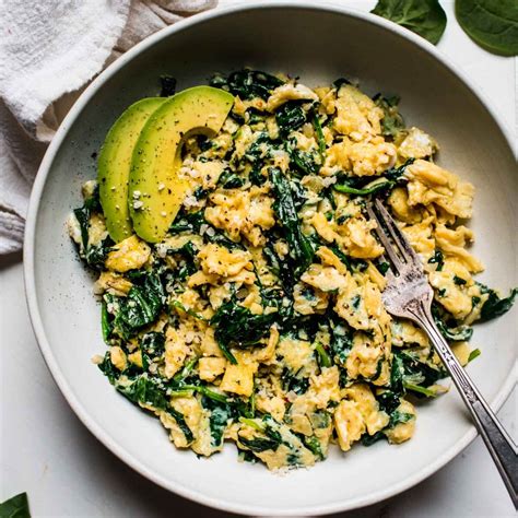 Spinach Scrambled Eggs: Healthy Breakfast Recipe