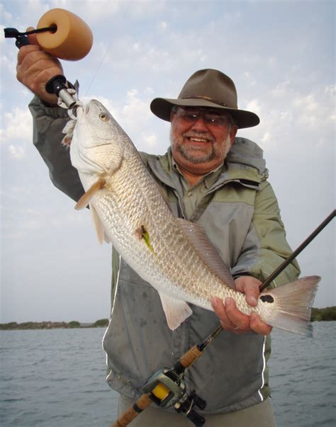 Texas fishing calendar: In October head to Gulf beaches for redfish