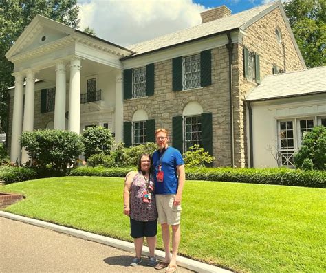 Tips for Visiting Graceland - Explore The South