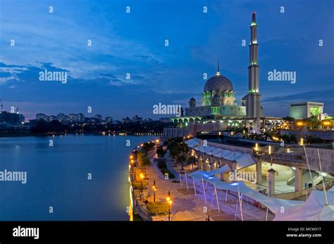 Night view of Putrajaya Mosque in Federal territory on Malaysia Stock ...