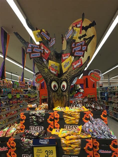 M&M's Halloween Candy Display | Candy display, M&ms halloween ...