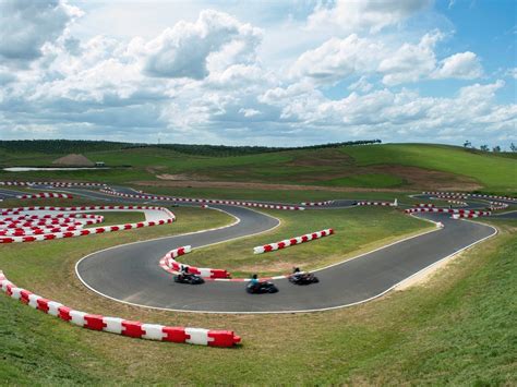 11 Best Tracks For Go-Karting In Sydney For 2023