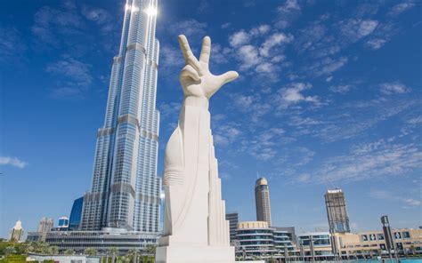 Top Art Sculptures in Dubai: MOJO, Data Monolith AI & More - MyBayut