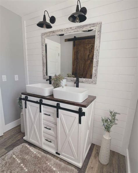 30+ Farmhouse Bathroom Mirrors Ideas for Extra Rustic Beauty