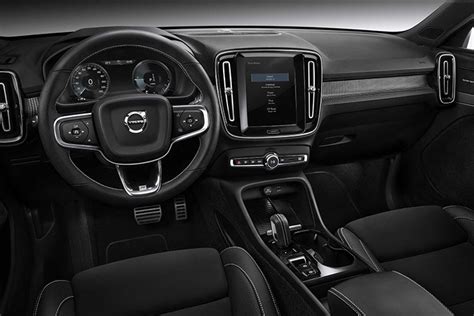 Volvo XC60 Momentum Interior - Marhaba Qatar