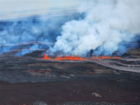 Here’s what you need to know about the eruption of Hawaii’s Mauna Loa ...