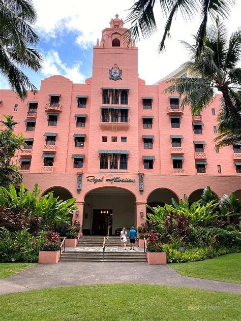 Discover the Royal Hawaiian Hotel - The Pink Palace