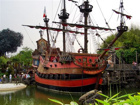 Captain Hook's Pirate Ship | Captain Hook's pirate ship, Dis… | Flickr