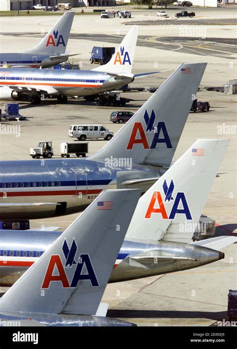 American airlines miami terminal hi-res stock photography and images ...